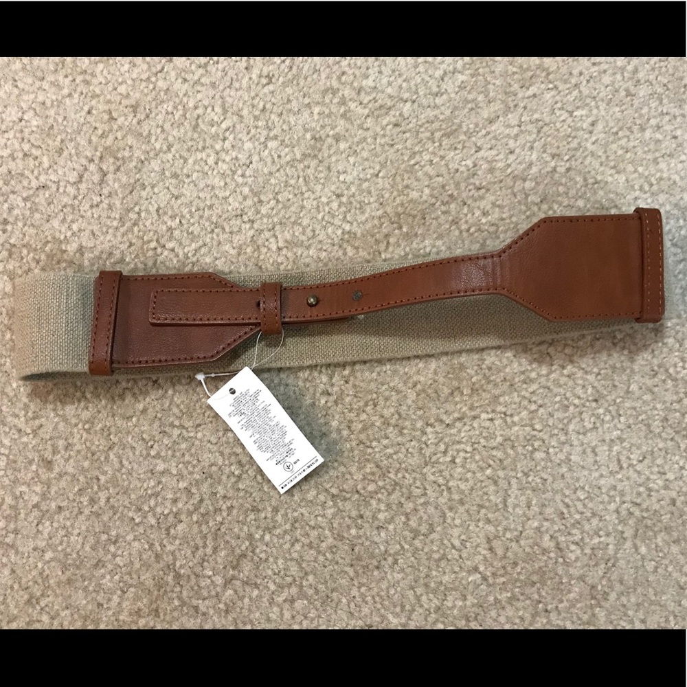 NWT gap stretch belt